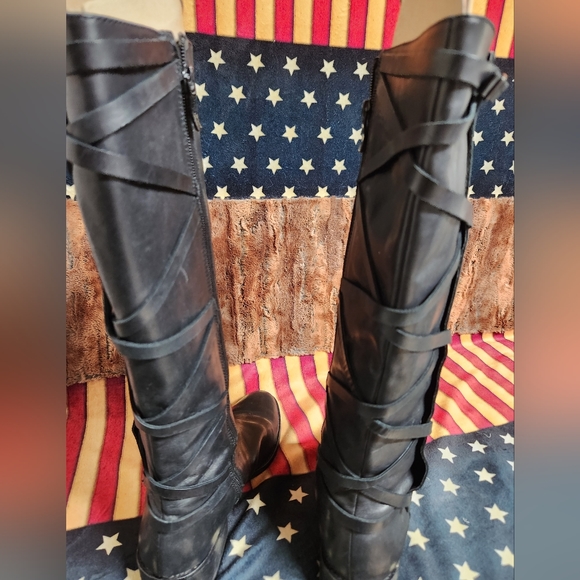 Boots - Picture 3 of 4